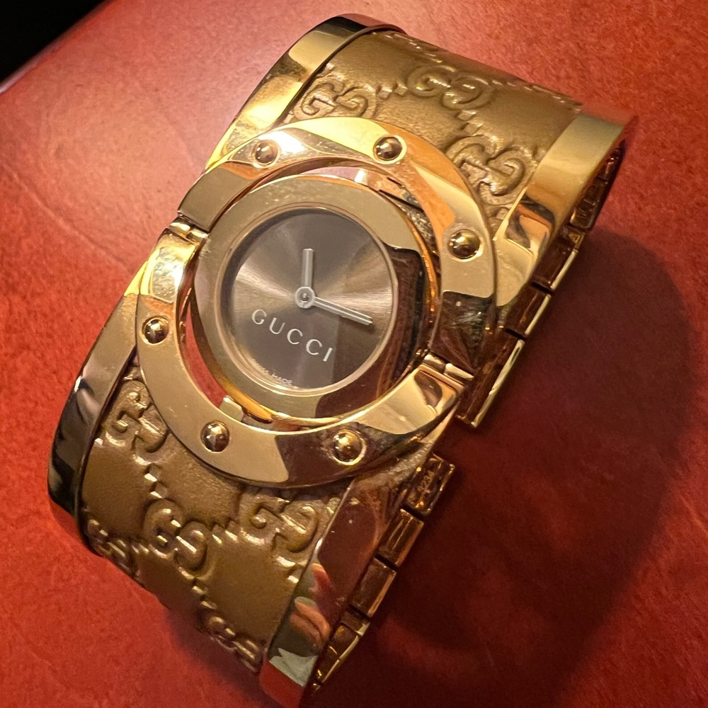 Women’s Gucci Yello Gold Twirl Watch